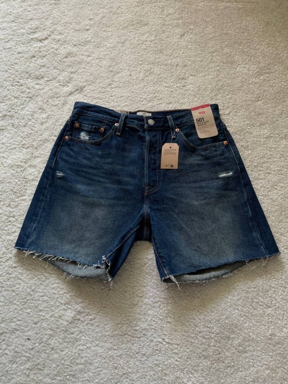 NWT Levi’s 501 High Rise Cut Off Women's Denim Shorts Size 29
